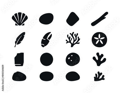 Beach Treasures Icons. Beach findings. Solid icon set of beach f