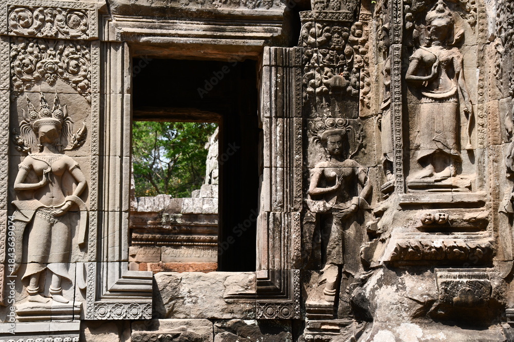 Naklejka premium カンボジア シェムリアップ遺跡群 チャウ・サイ・テヴォーダ
