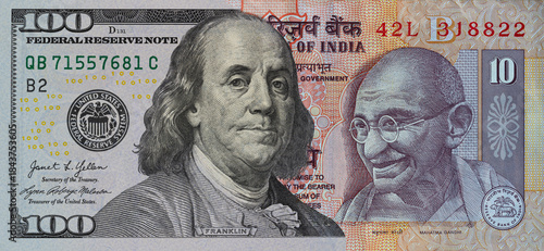 Quadro em tela One Hundred US Dollar and Ten Indian Rupee Currency Collage