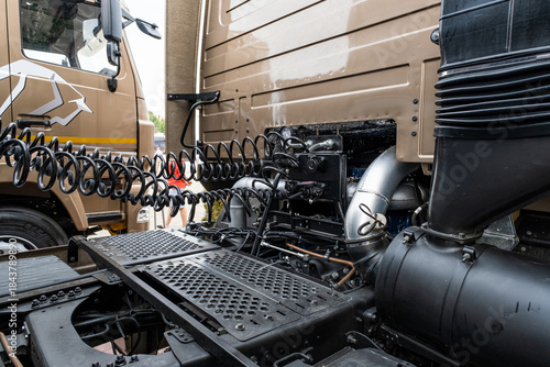 Fotografia Pneumatic pumping hoses and connections of the body with the trailer to the truck