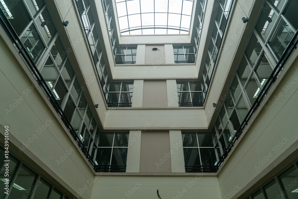 Obraz premium Modern Architectural Design of Indoor Atrium