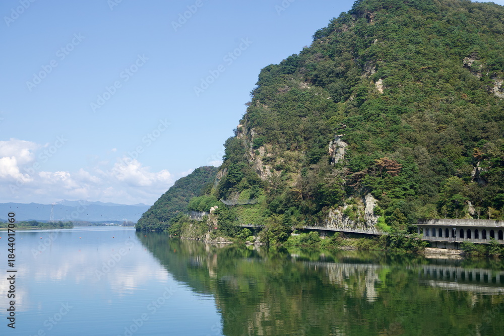 Fototapeta premium Samaksan Cliffs above Uiam Lake