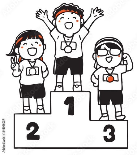 運動会の表彰台に立つ子供たち_単色
