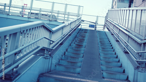歩道橋の階段