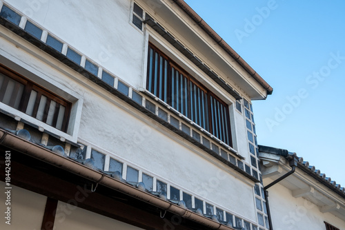 Wallpaper Mural 日本の岡山県倉敷市の白壁の美しいレトロな町並み Torontodigital.ca