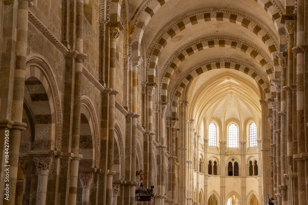 Naklejka premium Vezelay Basilica Sainte Marie Madeleine Romanesque architecture interior