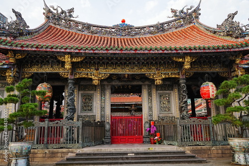 Lungshan or Longshan Temple in Taipei, Taiwan - 台湾 台北 龍山寺