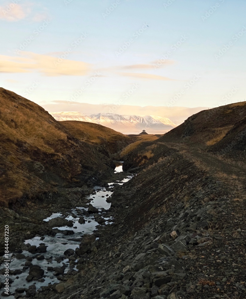 Obraz premium sunset in the mountains