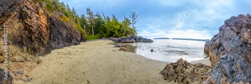 Obraz  z motywem Panoramic view of mackenzie beach embracing the pacific ocean in tofino, vancouver island