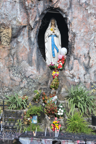 Canvas Print Kleiner Altar an einer Straße bei Carmen auf Bohol
