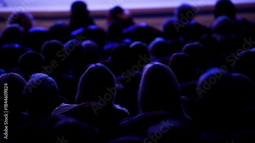 Wallpaper Mural The people enjoying the singer on the stage Torontodigital.ca