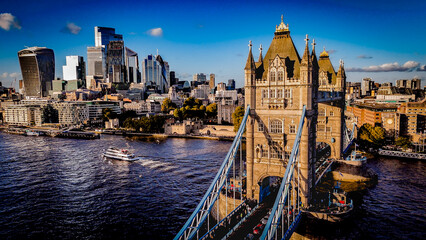 Fotobehang Tower Bridge Tower Bridge vanuit kikvorsperspectief  © Francois Quartiers