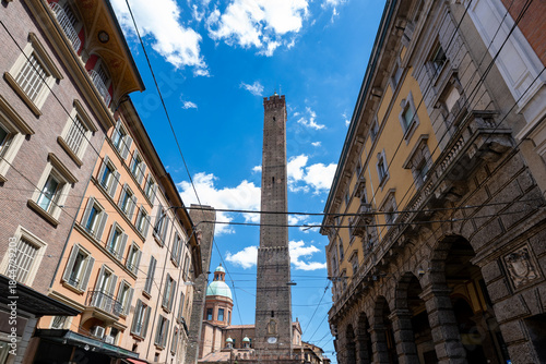 Fototapeta Naklejka Na Ścianę i Meble -  Asinelli Tower and city street – Bologna, Italy