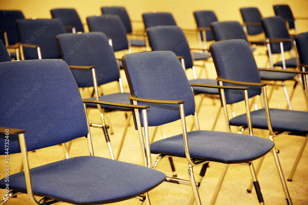 Fototapeta premium A large empty boardroom with empty chairs
