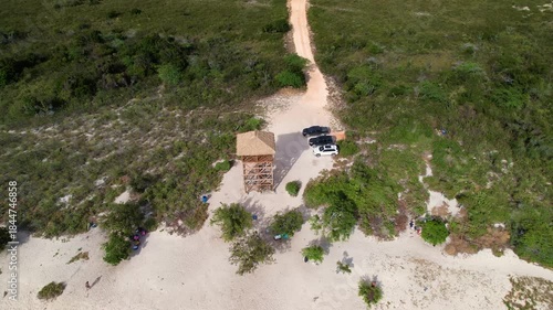 Bahía de las Águilas es una playa virgen en la República Dominicana, reconocida por sus aguas cristalinas, arena blanca y paisajes impresionantes, considerada por muchos como un paraíso natural.