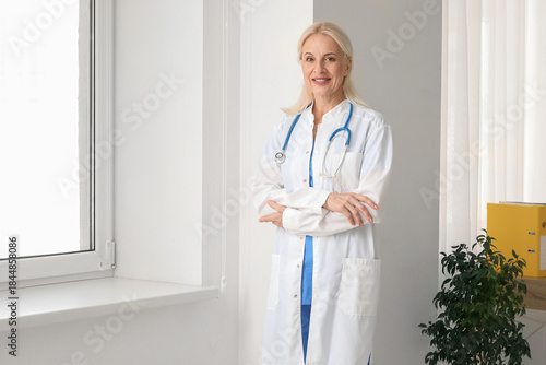 Portrait of mature female d...