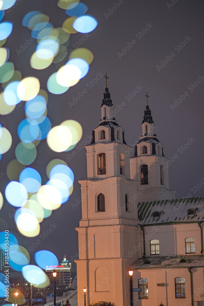 Fototapeta premium Churches in central Minsk await Christmas