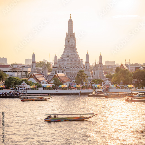 tourist attractions in the city park of Bangkok City, 
The most beautiful Viewpoint Wat Arun,Buddhist temple in Bangkok, Thailand 