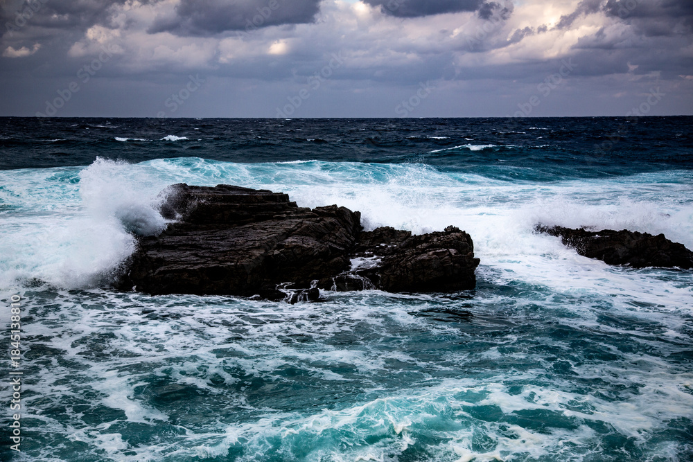 Fototapeta premium 奄美大島の冬の海。