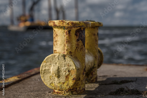 BOLLARD - A steel element on the quay for mooring ships and boats
