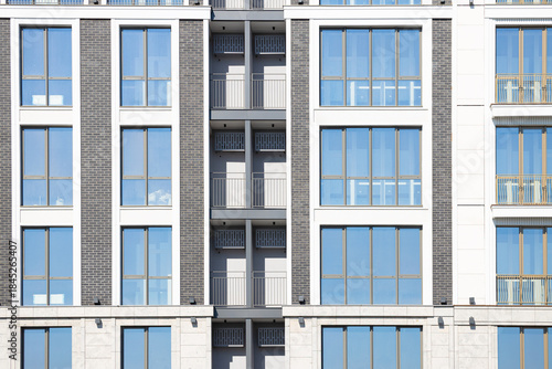 Fotografija symmetry fronton exterior facade modern living building template concept pattern