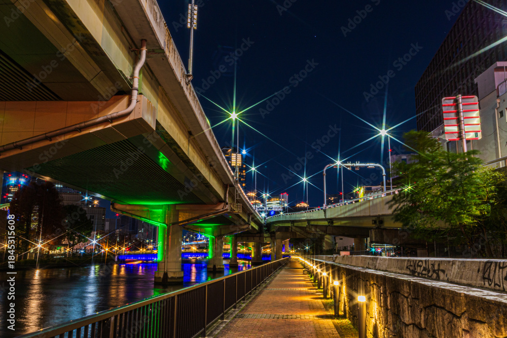 Naklejka premium 都市夜景