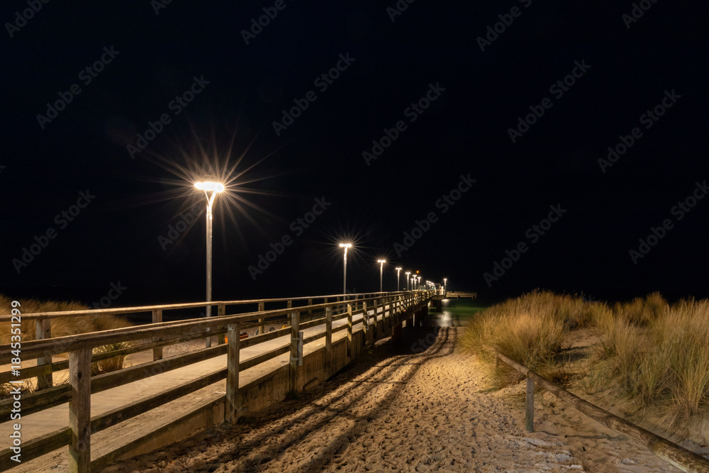 Fototapeta premium Zingster Seebrücke am Abend.