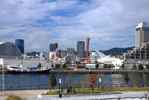 神戸港新港第2から見たメリケンパーク方面の風景