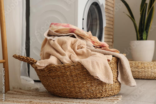 Wicker basket with dirty cl...