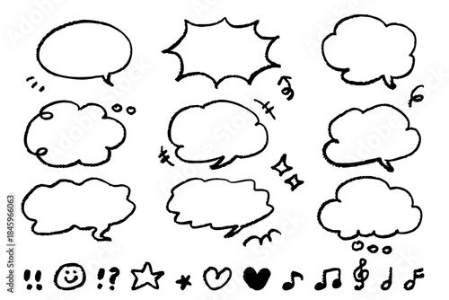 クレヨン風手描き吹き出しセット 線画の漫画スピーチバブルと感情アイコン素材