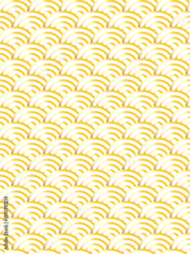 Luxury Gold and White Wave Seamless Pattern. Japanese Seigaiha Style Repeating Background. Elegant Traditional Scales Print with Light Gradient Effect.