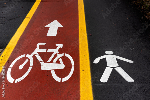 Road dividing markings: sign bike lane and pedestrian path