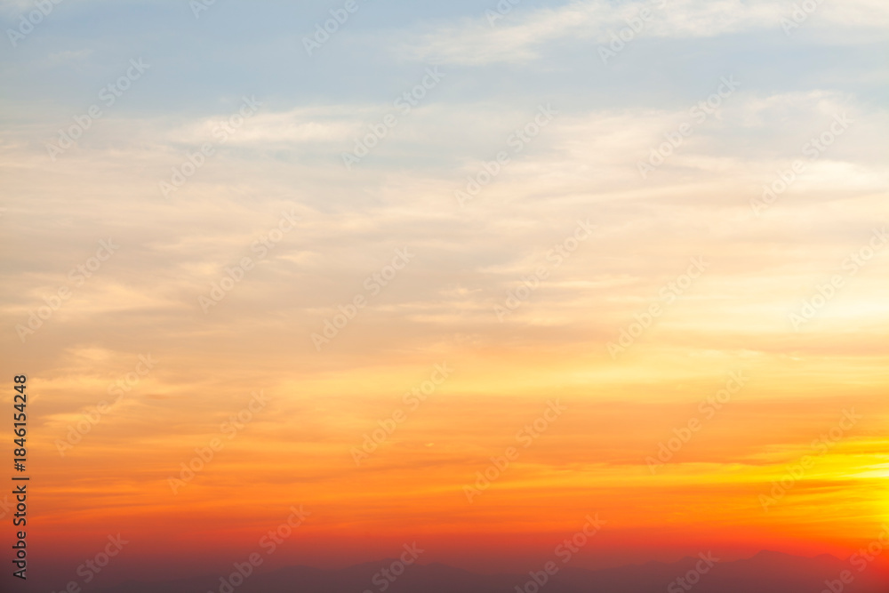 Obraz premium colorful dramatic sky with cloud at sunset