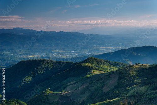 Fototapeta Naklejka Na Ścianę i Meble -  landscape view of sunset over mountain valley