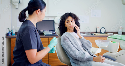 Tableau sur toile Appointment, consulting and toothache with woman at dentist for mouth surgery or oral care