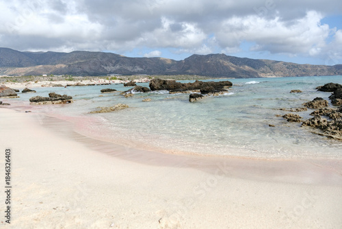 Fototapeta Naklejka Na Ścianę i Meble -  Pink Sand Beach at Elafonissi, Crete