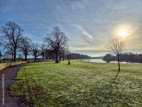 Εκτύπωση καμβά A riverscape with a beautiful sunrise over the river Trent in Nottingham, UK