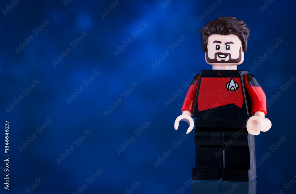 Obraz premium Dortmund - Deutschland 16. Dezember 2025 - Lego Figur Riker der Enterprise