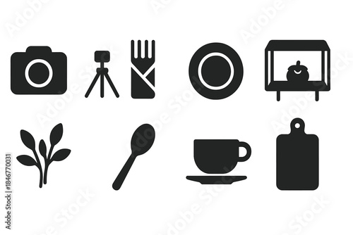 Culinary and dining solid icon set. Kitchen and tableware icons solid collection