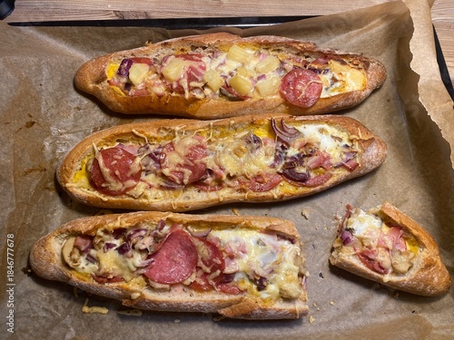 Wallpaper Mural brot, überbacken, ei, salami, käse, essen, pizza,  Torontodigital.ca