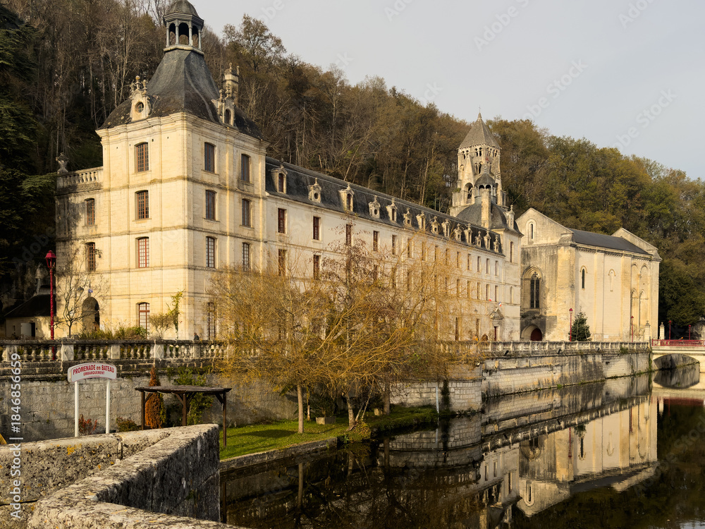 Fototapeta premium Buildings small vineyard on the Dronne River, Brantome, Brantome-en-Perigord, France