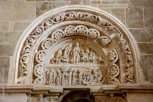 Canvas Print Vezelay abbey, Sainte-Marie-Madeleine basilica, Yonne, France