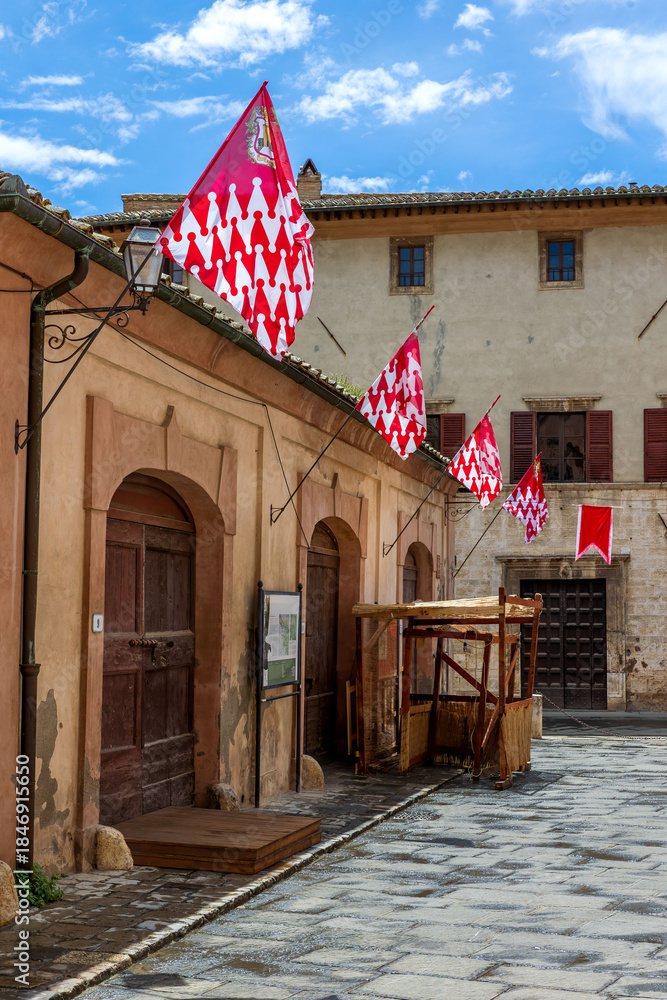 Fototapeta premium Historical center of the medieval city of San Chirico d'Orcia, Tuscany, Italy.