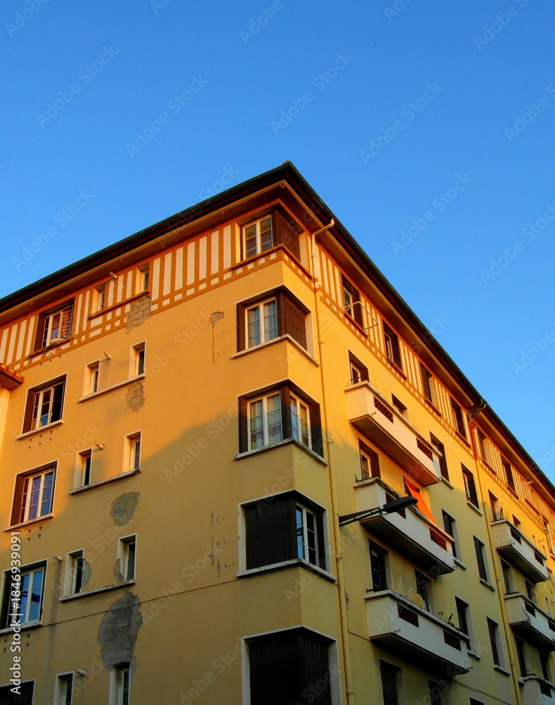Fototapeta premium Le Castillet fortress and historic gateway in Perpignan, showcasing Catalan heritage and medieval architecture (Perpignan, France)