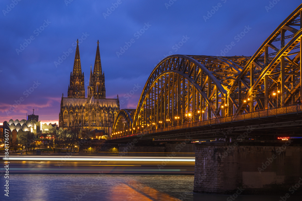 Obraz premium In the historic centre of Cologne