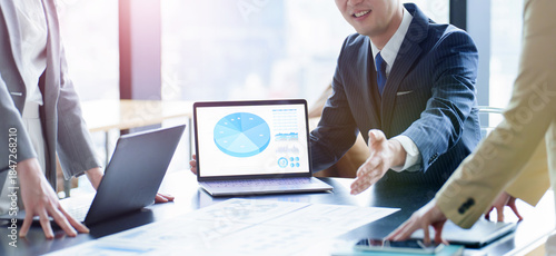 Wallpaper Mural ビジネス　ミーティング　会議　コンセプトイメージ　 Torontodigital.ca