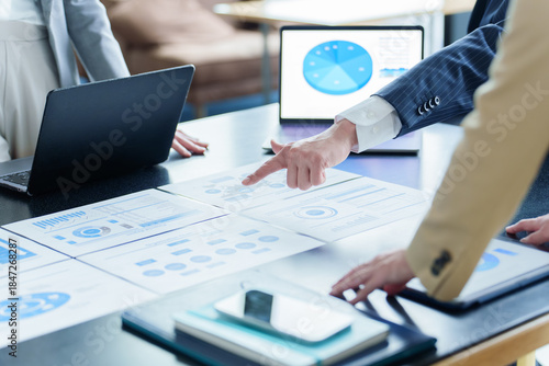 Wallpaper Mural ビジネス　ミーティング　会議　コンセプトイメージ　 Torontodigital.ca