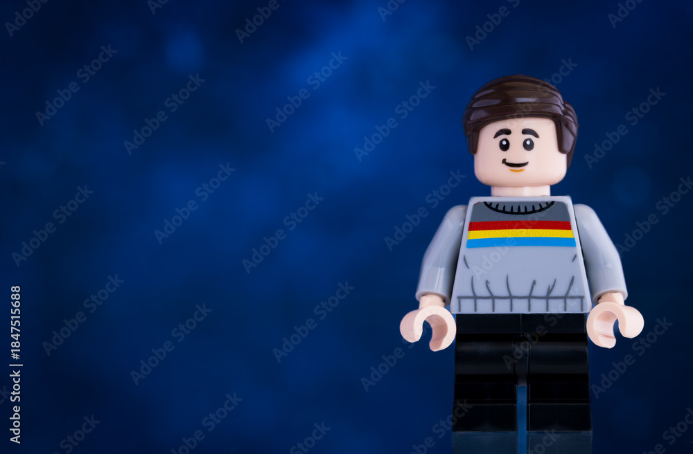 Naklejka premium Dortmund - Deutschland 16. Dezember 2025 - Lego Figur Wesley Crusher der Enterprise