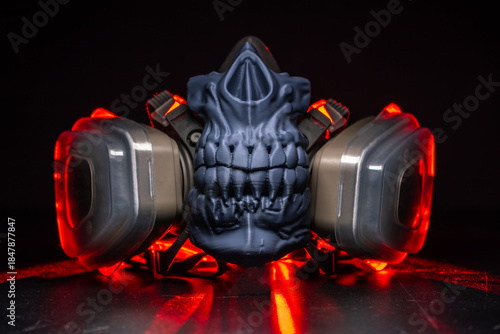 
A respirator mask for air pollution. With a teeth-shaped pad.