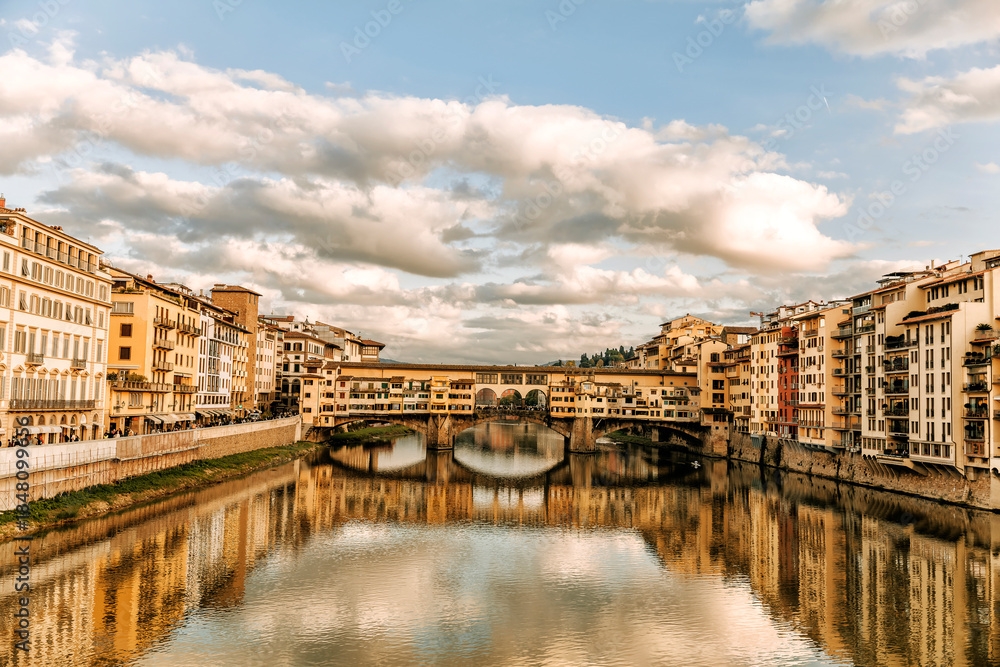 Fototapeta premium Ponte Vecchio skyline, Florence.
